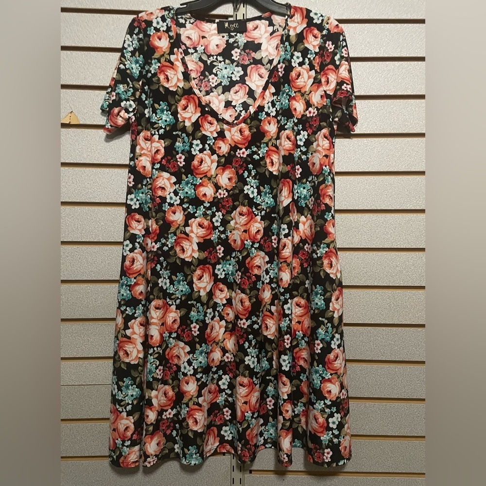 Meritt Large Black Floral Dress With Pockets Short Sleeve‎ Mid Length EUC